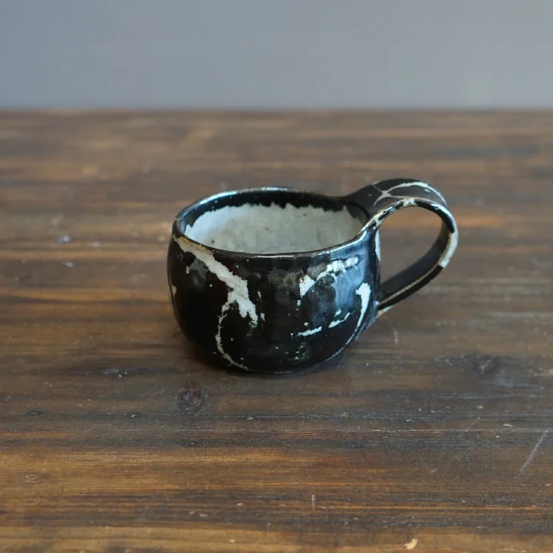 Black and White Round Mug #HT413C